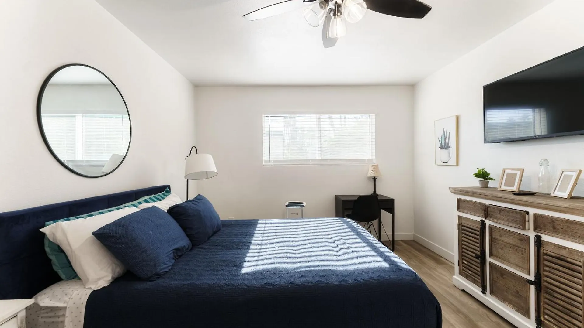 Central Scottsdale 1 Bedroom Apartment W Private Patio 0*,
